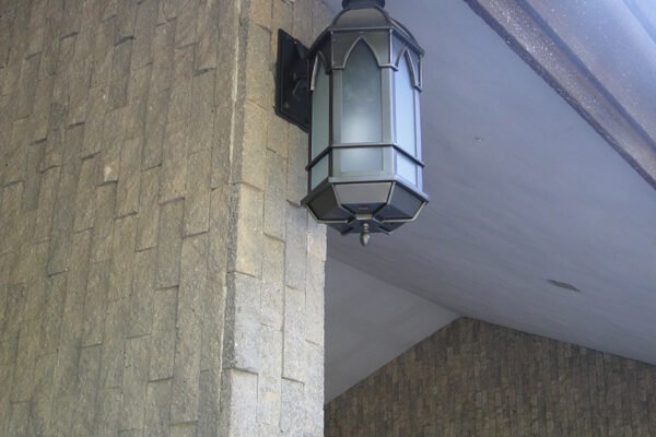 solara-custom-classic-steel-outdoor-lighting-entrance-girona