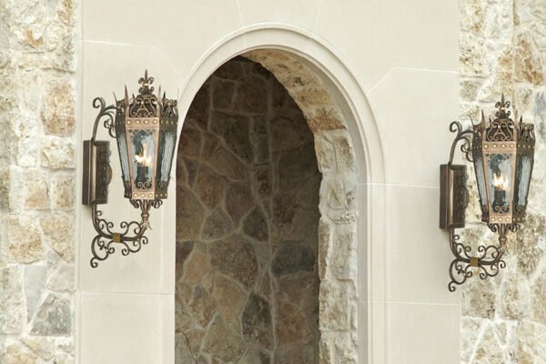 solara-custom-classic-steel-outdoor-lighting-facade-dresden